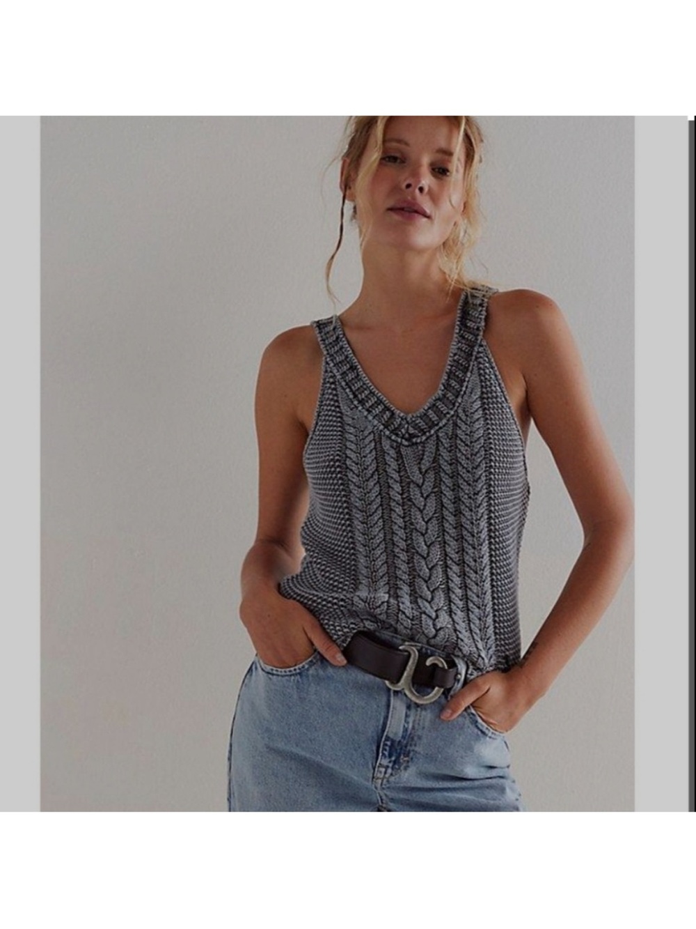 Free People cable knit sweater vest💜